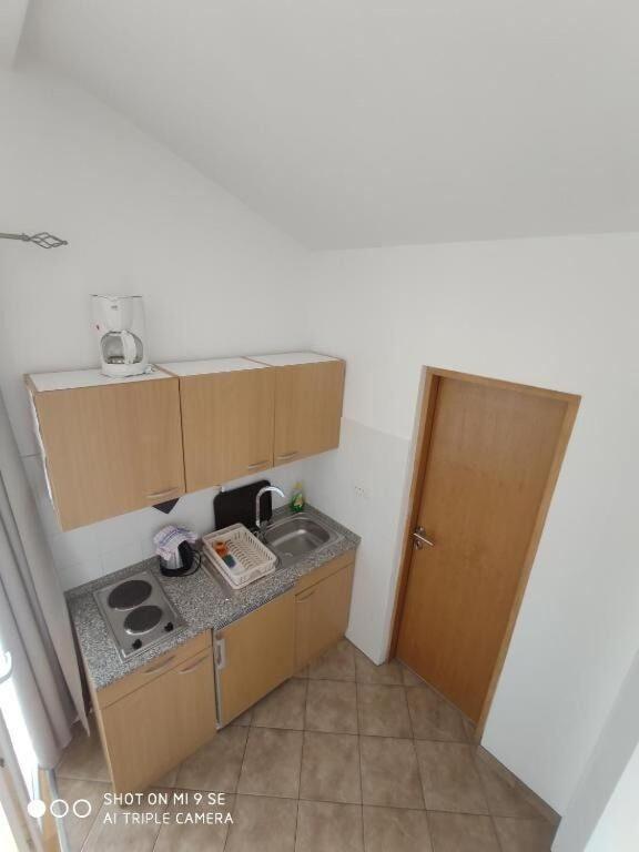 Apartments Antonija - Fitness Vinišće Eksteriør billede