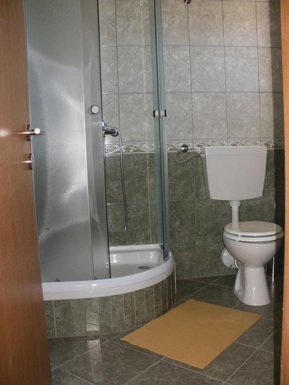 Apartments Antonija - Fitness Vinišće Eksteriør billede