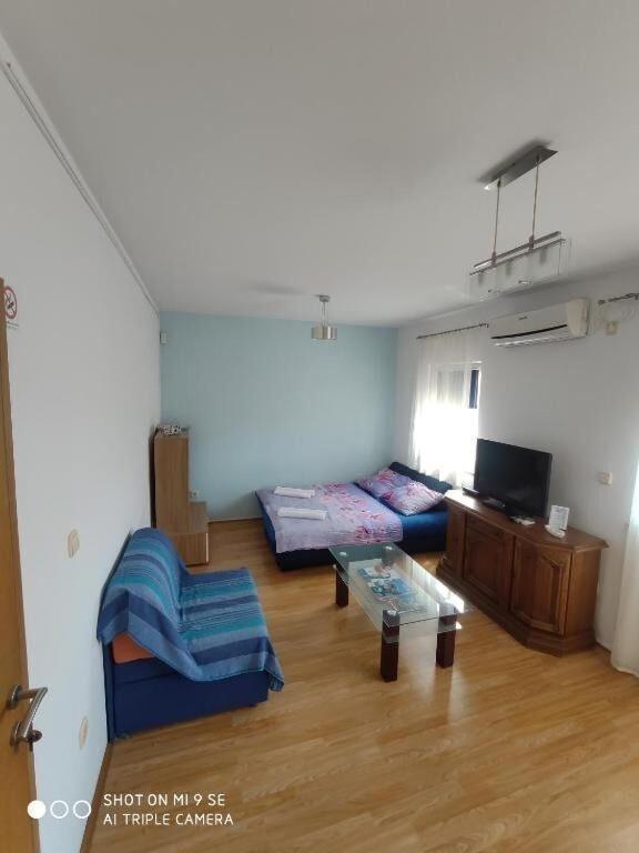 Apartments Antonija - Fitness Vinišće Eksteriør billede