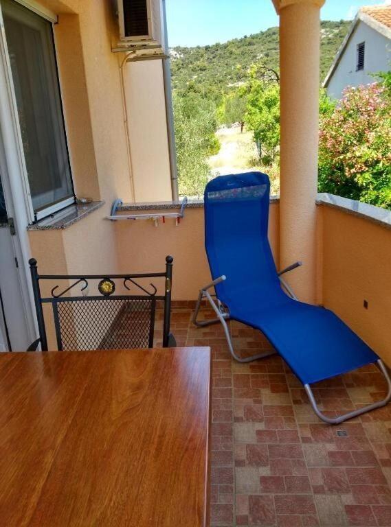 Apartments Antonija - Fitness Vinišće Eksteriør billede
