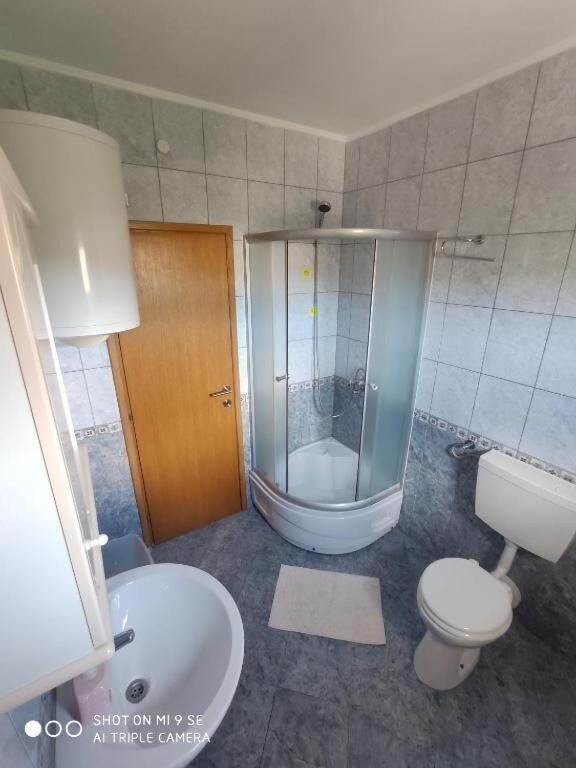 Apartments Antonija - Fitness Vinišće Eksteriør billede